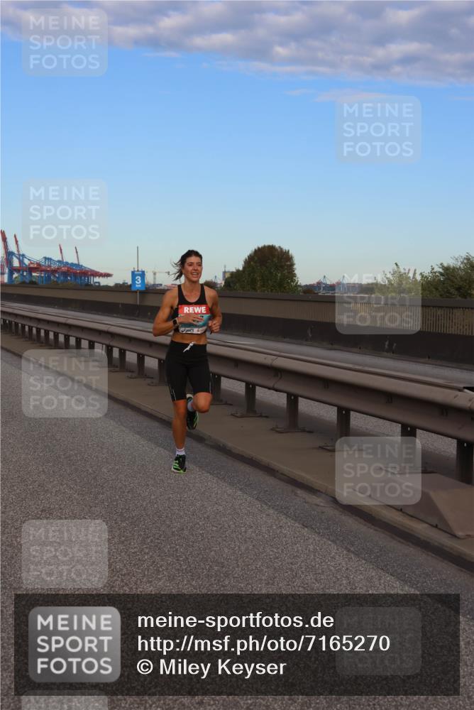 03.10.2024 - Köhlbrandbrückenlauf Miley Keyser http://msf.ph/oto/7165270 03.10.2024 09:35:38 Position 3 3 meine-sportfotos.de