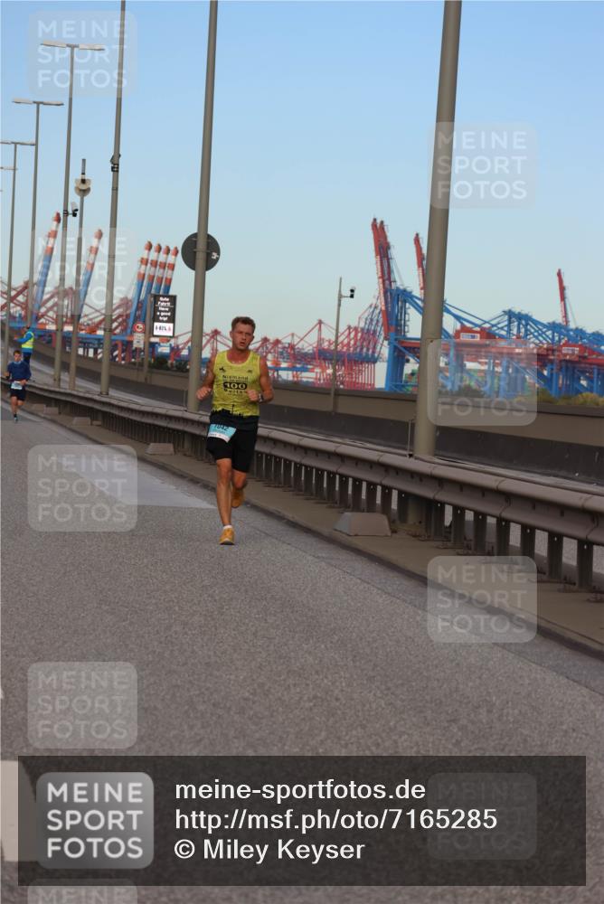 03.10.2024 - Köhlbrandbrückenlauf Miley Keyser http://msf.ph/oto/7165285 03.10.2024 09:36:03 Position 3 100, 42 meine-sportfotos.de