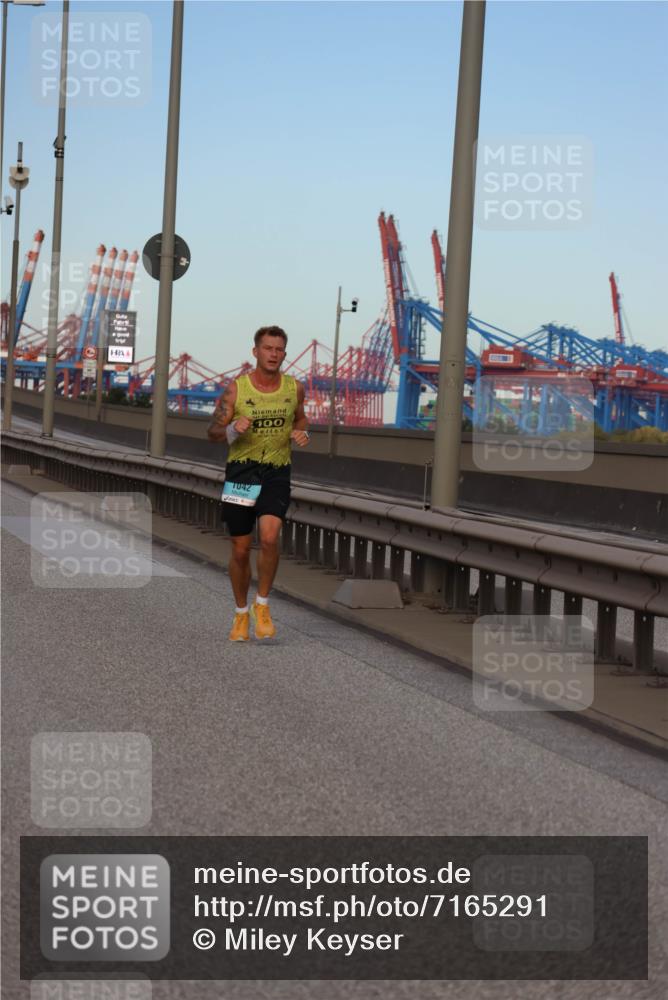 03.10.2024 - Köhlbrandbrückenlauf Miley Keyser http://msf.ph/oto/7165291 03.10.2024 09:36:04 Position 3 100, 1042 meine-sportfotos.de