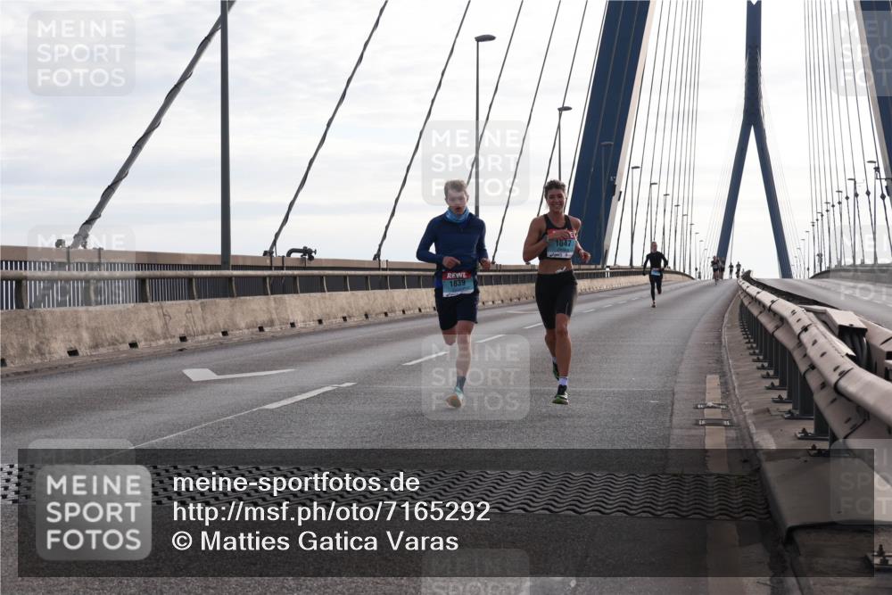 03.10.2024 - Köhlbrandbrückenlauf Matties Gatica Varas http://msf.ph/oto/7165292 03.10.2024 09:18:25 Position 2 1839, 1047 meine-sportfotos.de