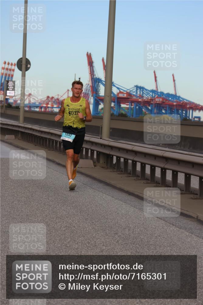 03.10.2024 - Köhlbrandbrückenlauf Miley Keyser http://msf.ph/oto/7165301 03.10.2024 09:36:05 Position 3 100, 1042 meine-sportfotos.de