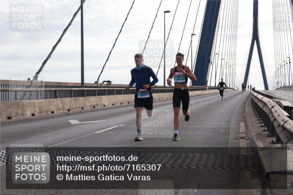 03.10.2024 - Köhlbrandbrückenlauf Matties Gatica Varas http://msf.ph/oto/7165307 03.10.2024 09:18:25 Position 2 1839, 1047 meine-sportfotos.de