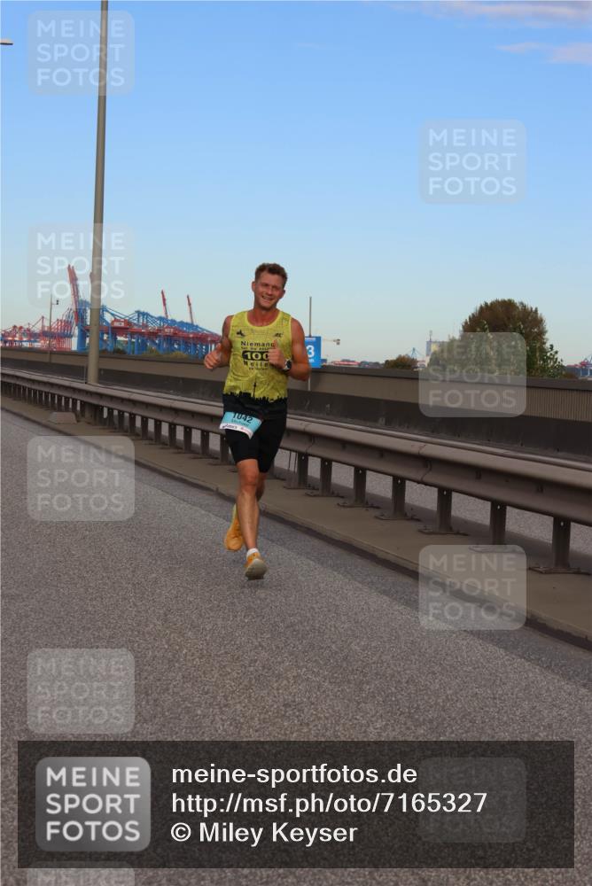 03.10.2024 - Köhlbrandbrückenlauf Miley Keyser http://msf.ph/oto/7165327 03.10.2024 09:36:08 Position 3 100, 1042 meine-sportfotos.de