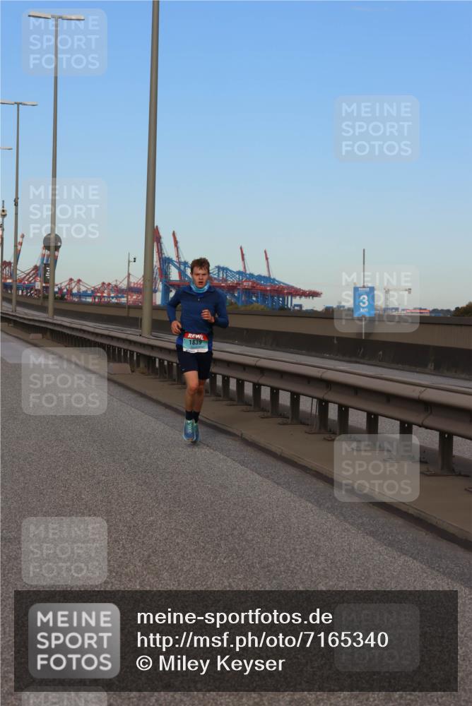 03.10.2024 - Köhlbrandbrückenlauf Miley Keyser http://msf.ph/oto/7165340 03.10.2024 09:36:24 Position 3 35 meine-sportfotos.de