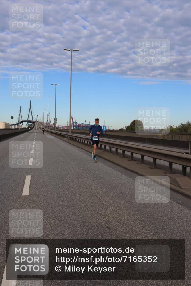 03.10.2024 - Köhlbrandbrückenlauf Miley Keyser http://msf.ph/oto/7165352 03.10.2024 09:36:25 Position 3  meine-sportfotos.de