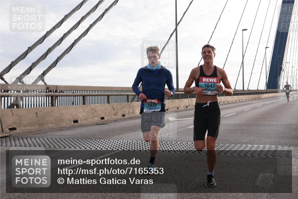 03.10.2024 - Köhlbrandbrückenlauf Matties Gatica Varas http://msf.ph/oto/7165353 03.10.2024 09:18:26 Position 2 1839, 1047 meine-sportfotos.de