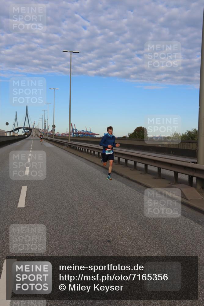 03.10.2024 - Köhlbrandbrückenlauf Miley Keyser http://msf.ph/oto/7165356 03.10.2024 09:36:26 Position 3 1839 meine-sportfotos.de