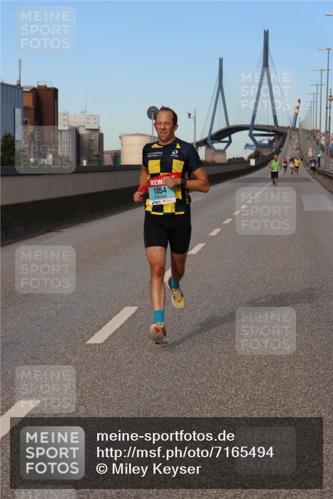 03.10.2024 - Köhlbrandbrückenlauf Miley Keyser http://msf.ph/oto/7165494 03.10.2024 09:37:00 Position 3 1054 meine-sportfotos.de