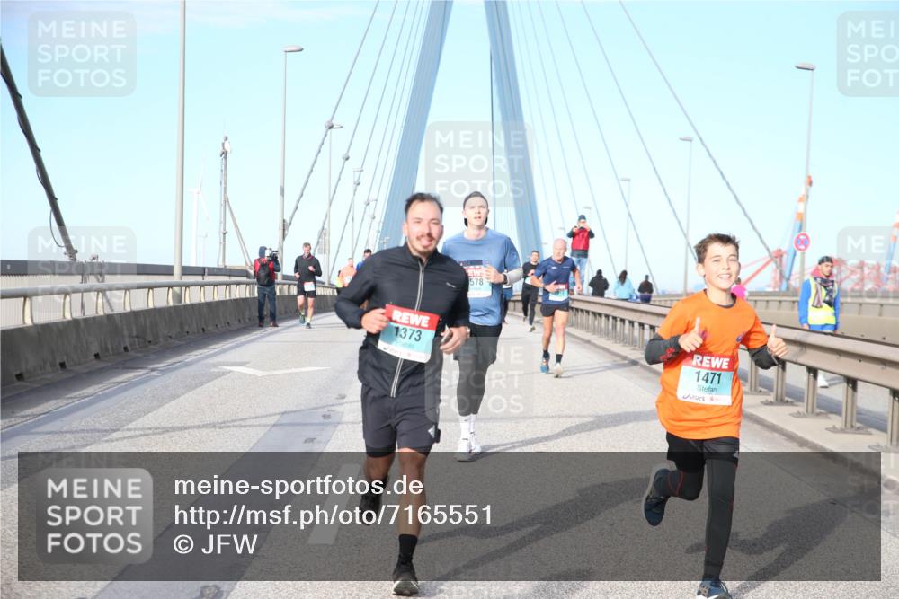 03.10.2024 - Köhlbrandbrückenlauf Jannik Wohlers http://msf.ph/oto/7165551 03.10.2024 09:41:52 Position 2 1373, 578, 1471 meine-sportfotos.de