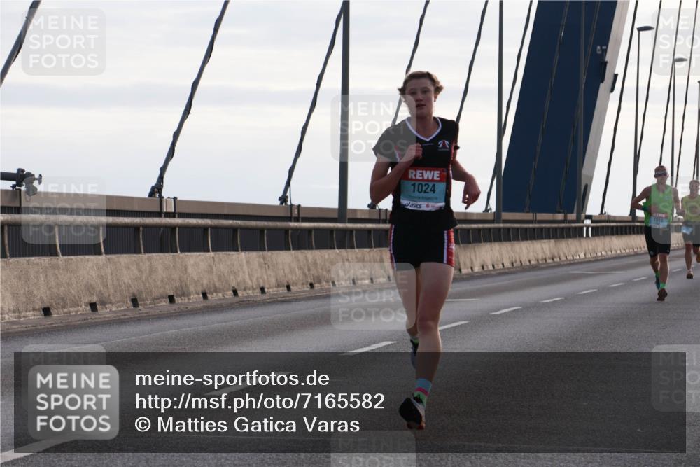 03.10.2024 - Köhlbrandbrückenlauf Matties Gatica Varas http://msf.ph/oto/7165582 03.10.2024 09:18:45 Position 2 1024, 1018 meine-sportfotos.de