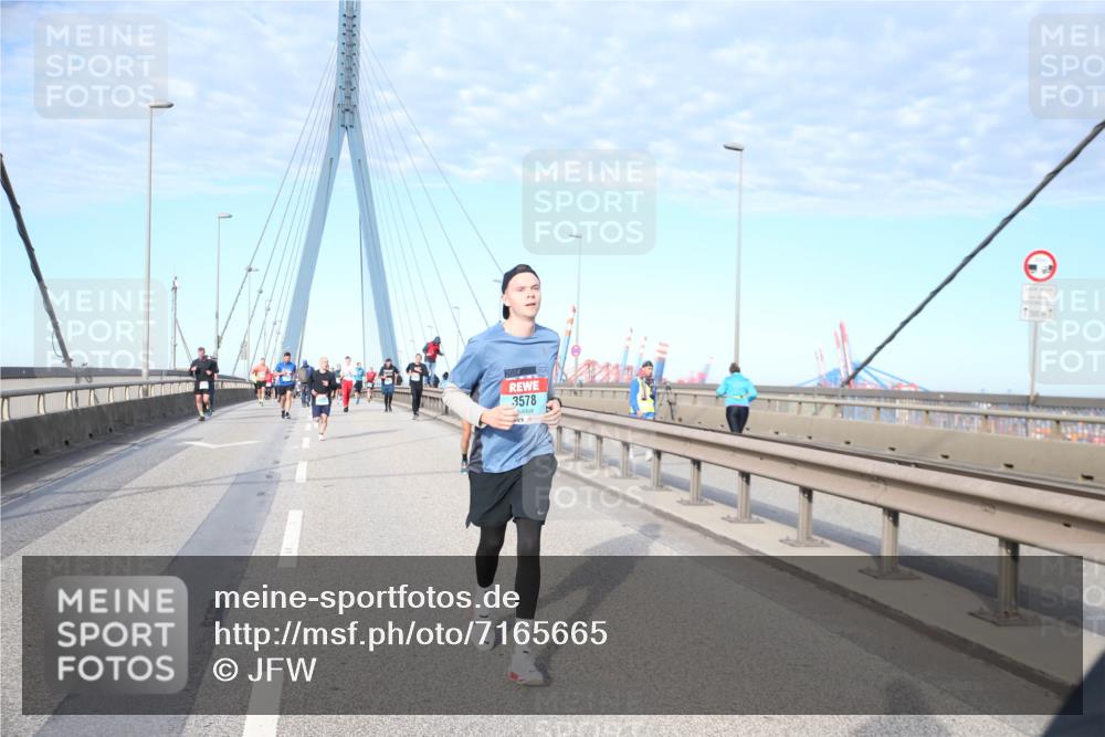 03.10.2024 - Köhlbrandbrückenlauf Jannik Wohlers http://msf.ph/oto/7165665 03.10.2024 09:41:54 Position 2  meine-sportfotos.de