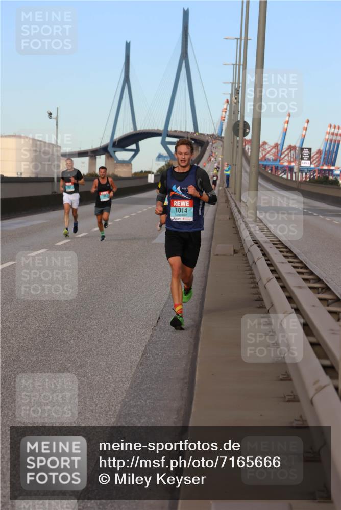 03.10.2024 - Köhlbrandbrückenlauf Miley Keyser http://msf.ph/oto/7165666 03.10.2024 09:37:27 Position 3 1063, 1014 meine-sportfotos.de