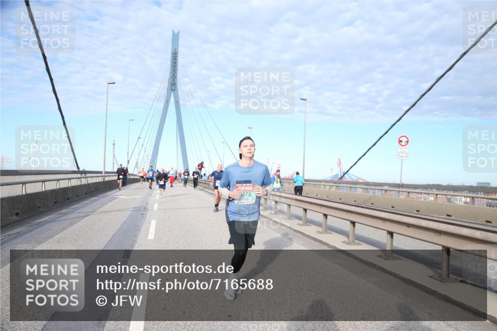 03.10.2024 - Köhlbrandbrückenlauf Jannik Wohlers http://msf.ph/oto/7165688 03.10.2024 09:41:54 Position 2 3578 meine-sportfotos.de