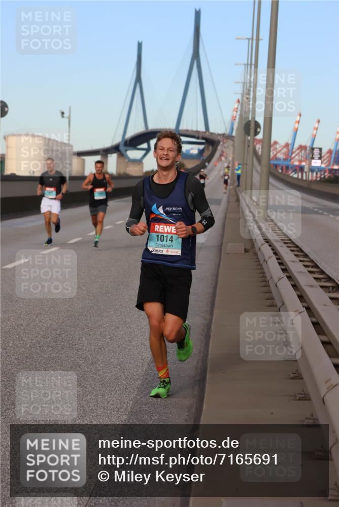 03.10.2024 - Köhlbrandbrückenlauf Miley Keyser http://msf.ph/oto/7165691 03.10.2024 09:37:28 Position 3 1014 meine-sportfotos.de