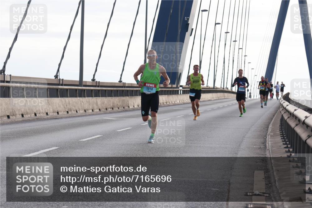 03.10.2024 - Köhlbrandbrückenlauf Matties Gatica Varas http://msf.ph/oto/7165696 03.10.2024 09:18:49 Position 2 100, 1018, 1014 meine-sportfotos.de