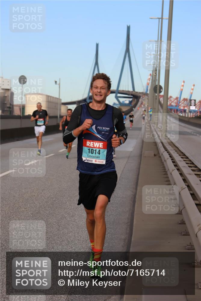 03.10.2024 - Köhlbrandbrückenlauf Miley Keyser http://msf.ph/oto/7165714 03.10.2024 09:37:29 Position 3 1014 meine-sportfotos.de