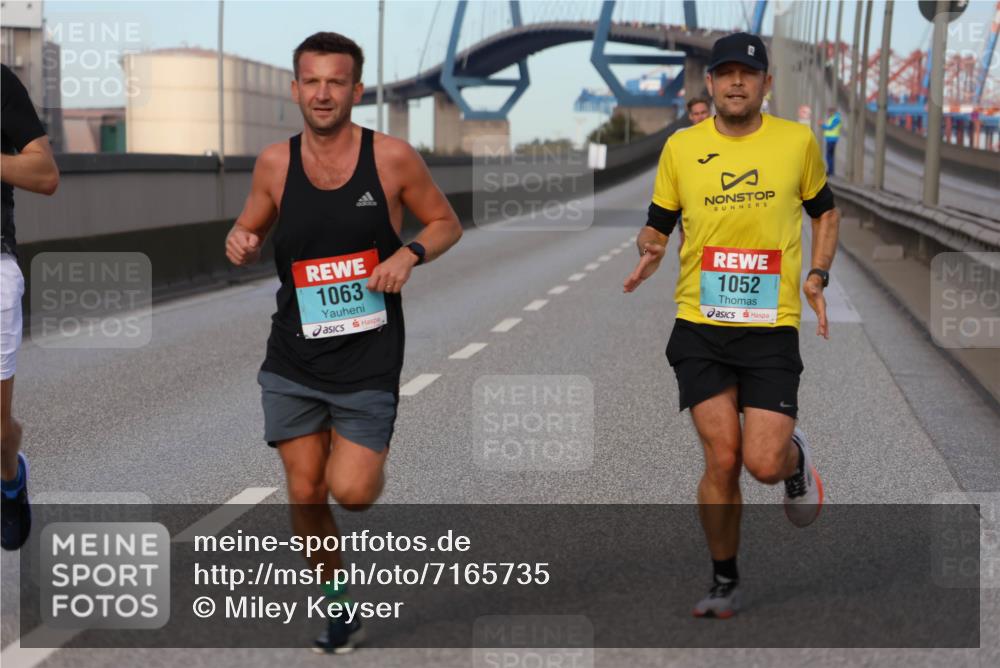 03.10.2024 - Köhlbrandbrückenlauf Miley Keyser http://msf.ph/oto/7165735 03.10.2024 09:37:34 Position 3 1063, 1052 meine-sportfotos.de