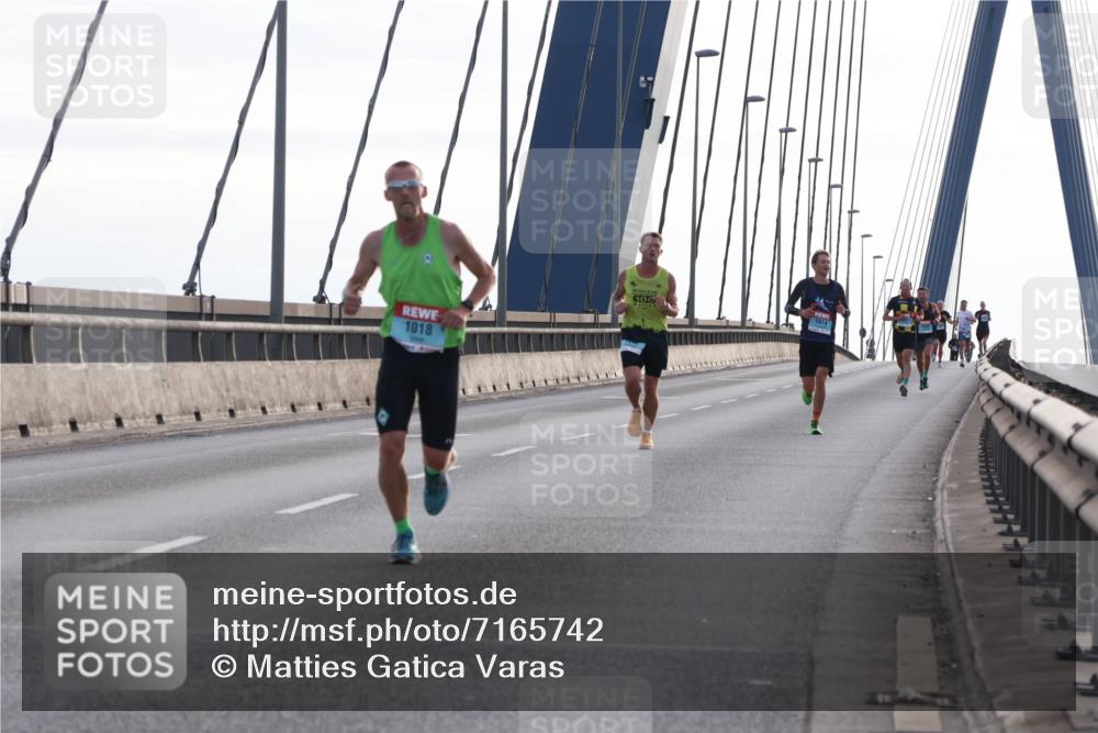 03.10.2024 - Köhlbrandbrückenlauf Matties Gatica Varas http://msf.ph/oto/7165742 03.10.2024 09:18:50 Position 2 1018, 10, 1014 meine-sportfotos.de