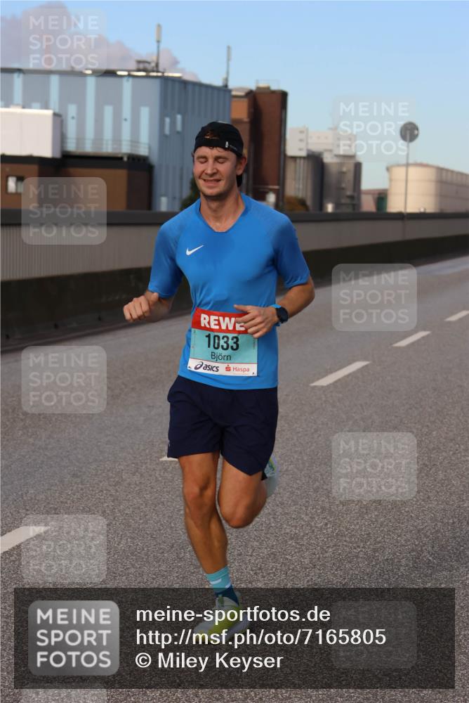 03.10.2024 - Köhlbrandbrückenlauf Miley Keyser http://msf.ph/oto/7165805 03.10.2024 09:37:46 Position 3 1033 meine-sportfotos.de