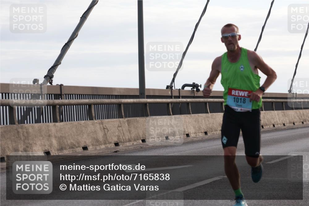 03.10.2024 - Köhlbrandbrückenlauf Matties Gatica Varas http://msf.ph/oto/7165838 03.10.2024 09:18:52 Position 2 1018 meine-sportfotos.de