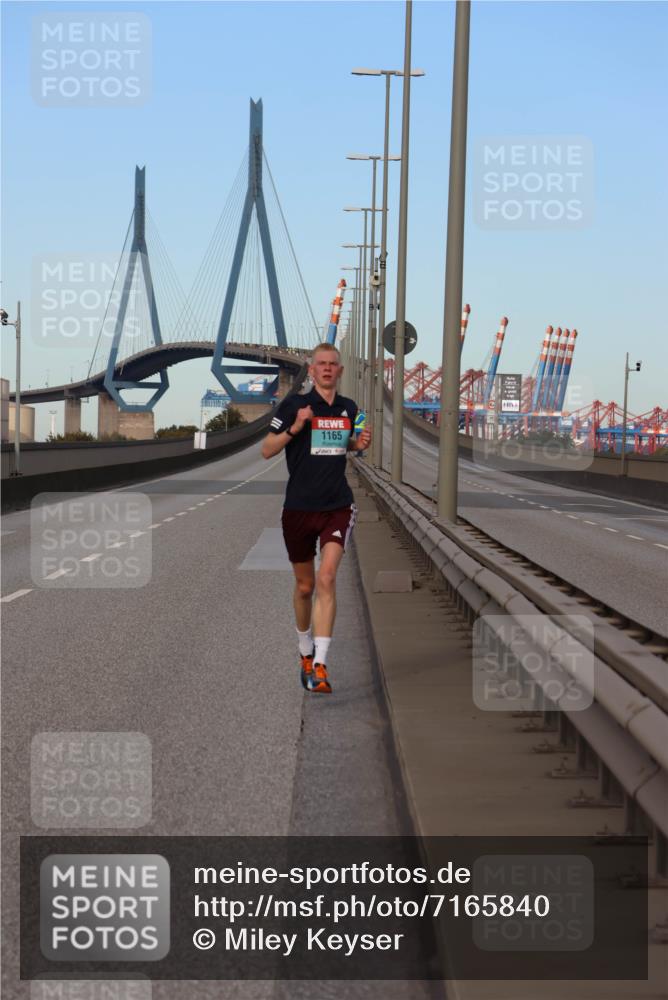 03.10.2024 - Köhlbrandbrückenlauf Miley Keyser http://msf.ph/oto/7165840 03.10.2024 09:38:06 Position 3 1165 meine-sportfotos.de