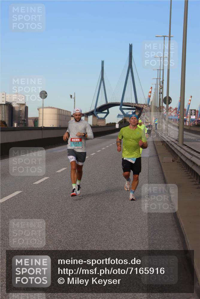 03.10.2024 - Köhlbrandbrückenlauf Miley Keyser http://msf.ph/oto/7165916 03.10.2024 09:38:42 Position 3 1377 meine-sportfotos.de