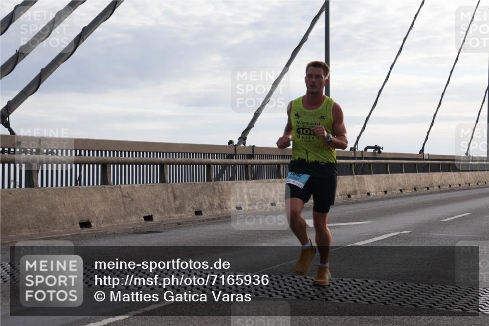 03.10.2024 - Köhlbrandbrückenlauf Matties Gatica Varas http://msf.ph/oto/7165936 03.10.2024 09:18:57 Position 2 100, 1042 meine-sportfotos.de