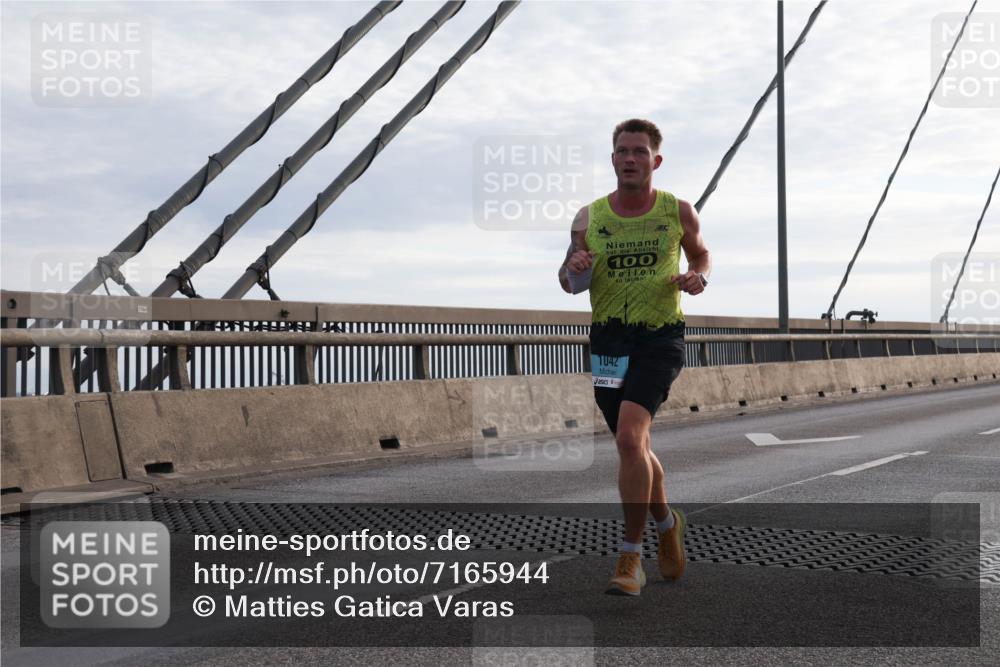 03.10.2024 - Köhlbrandbrückenlauf Matties Gatica Varas http://msf.ph/oto/7165944 03.10.2024 09:18:57 Position 2 100, 1042 meine-sportfotos.de