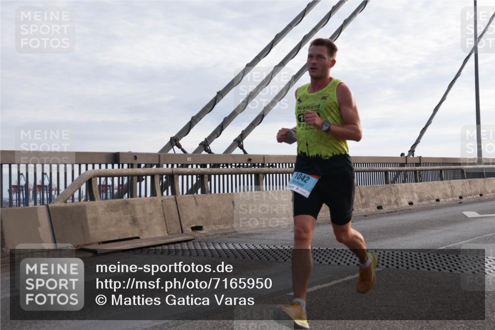 03.10.2024 - Köhlbrandbrückenlauf Matties Gatica Varas http://msf.ph/oto/7165950 03.10.2024 09:18:58 Position 2 1, 1042 meine-sportfotos.de