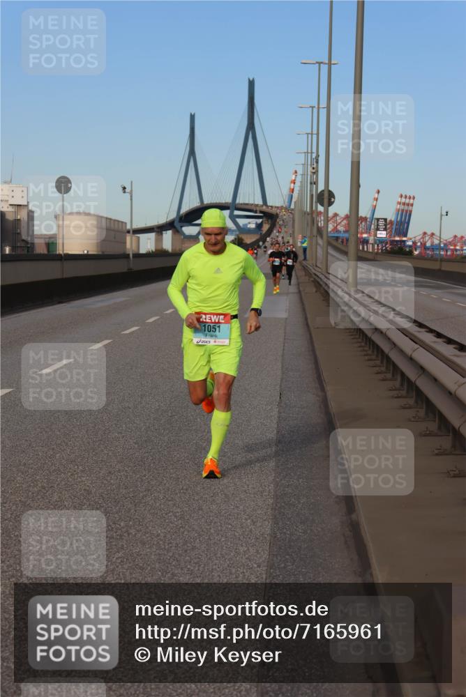 03.10.2024 - Köhlbrandbrückenlauf Miley Keyser http://msf.ph/oto/7165961 03.10.2024 09:38:50 Position 3 1051 meine-sportfotos.de
