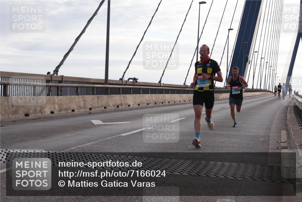 03.10.2024 - Köhlbrandbrückenlauf Matties Gatica Varas http://msf.ph/oto/7166024 03.10.2024 09:19:03 Position 2 1054, 106 meine-sportfotos.de