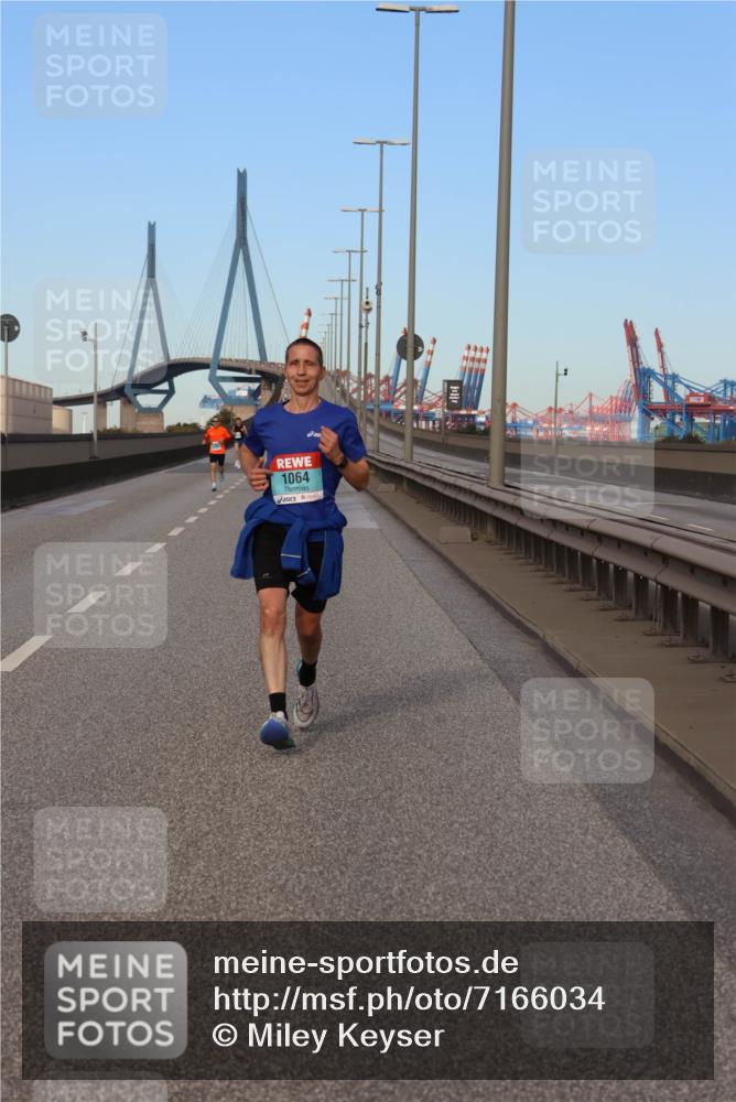 03.10.2024 - Köhlbrandbrückenlauf Miley Keyser http://msf.ph/oto/7166034 03.10.2024 09:39:13 Position 3 1064 meine-sportfotos.de