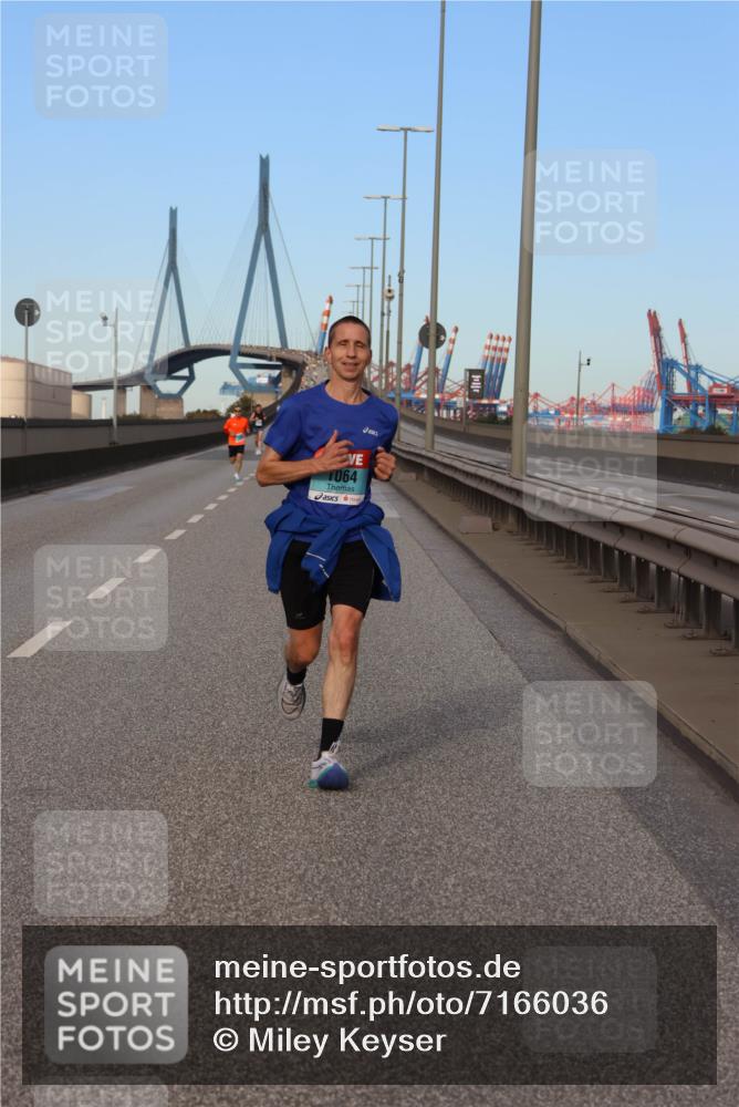 03.10.2024 - Köhlbrandbrückenlauf Miley Keyser http://msf.ph/oto/7166036 03.10.2024 09:39:14 Position 3 1064 meine-sportfotos.de