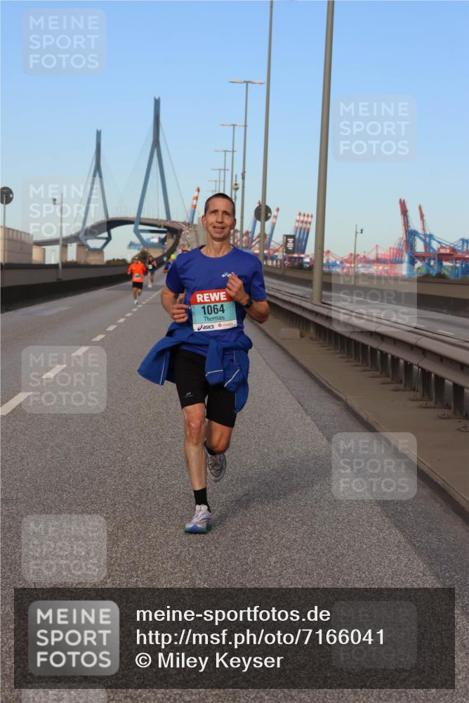 03.10.2024 - Köhlbrandbrückenlauf Miley Keyser http://msf.ph/oto/7166041 03.10.2024 09:39:14 Position 3 1064 meine-sportfotos.de