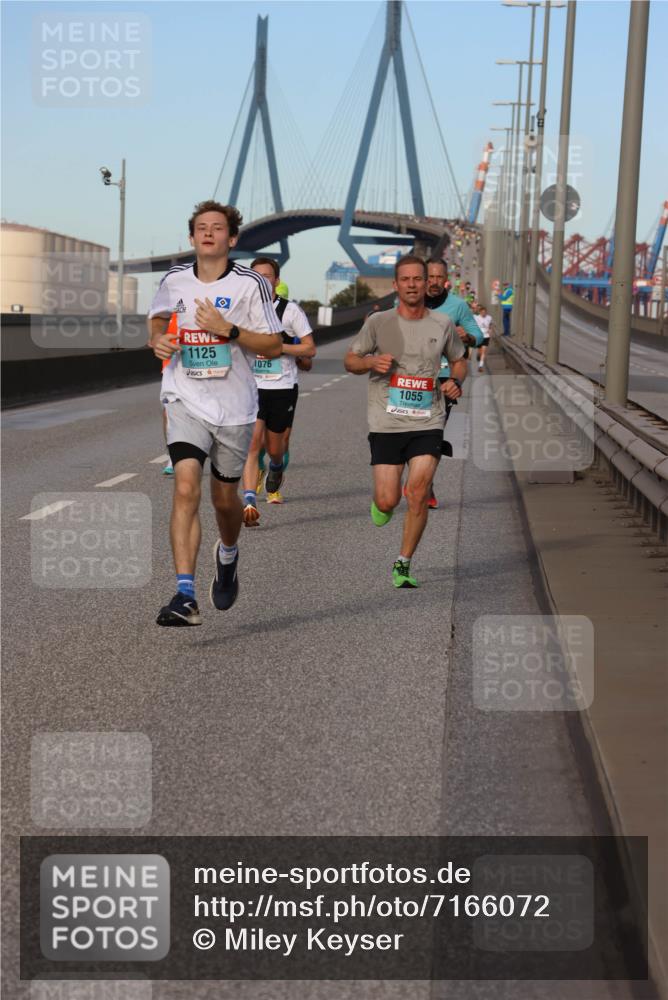 03.10.2024 - Köhlbrandbrückenlauf Miley Keyser http://msf.ph/oto/7166072 03.10.2024 09:39:22 Position 3 1125, 1076, 1055 meine-sportfotos.de