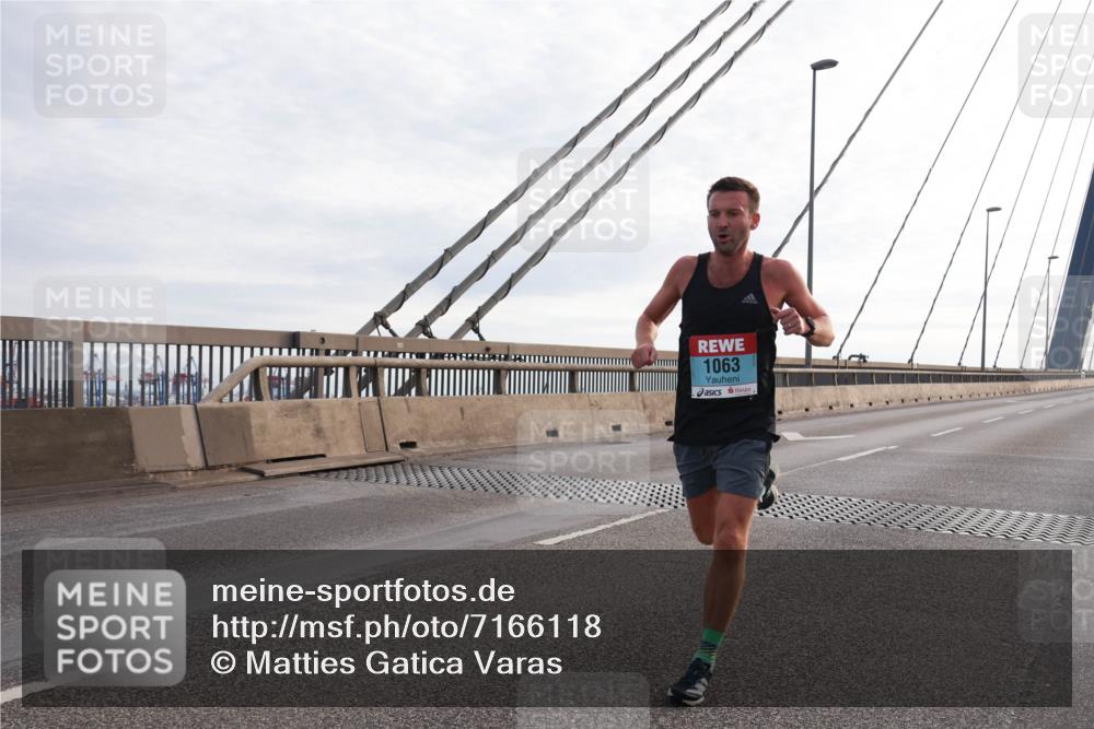 03.10.2024 - Köhlbrandbrückenlauf Matties Gatica Varas http://msf.ph/oto/7166118 03.10.2024 09:19:06 Position 2 1063 meine-sportfotos.de