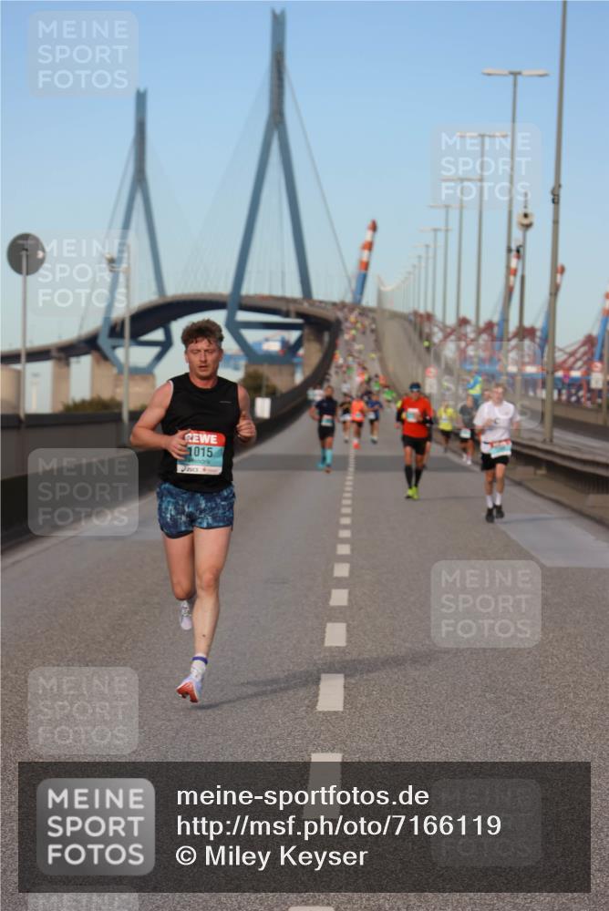 03.10.2024 - Köhlbrandbrückenlauf Miley Keyser http://msf.ph/oto/7166119 03.10.2024 09:39:35 Position 3 1015 meine-sportfotos.de