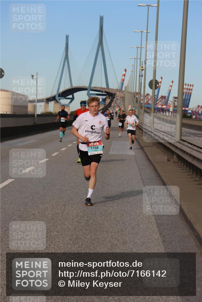 03.10.2024 - Köhlbrandbrückenlauf Miley Keyser http://msf.ph/oto/7166142 03.10.2024 09:39:45 Position 3 1158 meine-sportfotos.de