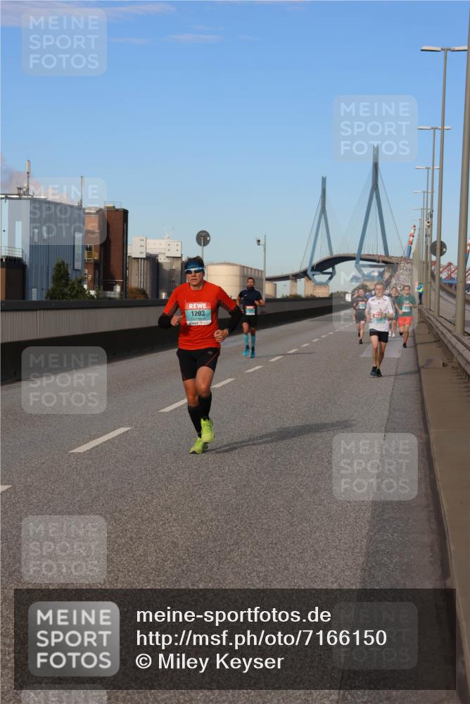 03.10.2024 - Köhlbrandbrückenlauf Miley Keyser http://msf.ph/oto/7166150 03.10.2024 09:39:49 Position 3 1203 meine-sportfotos.de