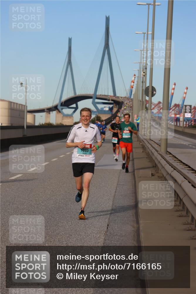 03.10.2024 - Köhlbrandbrückenlauf Miley Keyser http://msf.ph/oto/7166165 03.10.2024 09:39:52 Position 3  meine-sportfotos.de