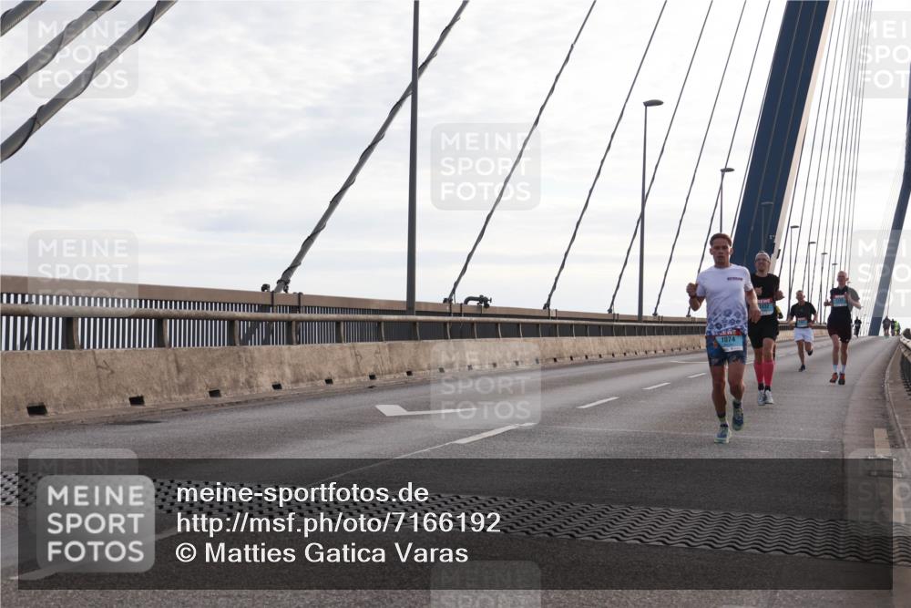 03.10.2024 - Köhlbrandbrückenlauf Matties Gatica Varas http://msf.ph/oto/7166192 03.10.2024 09:19:16 Position 2 1074 meine-sportfotos.de