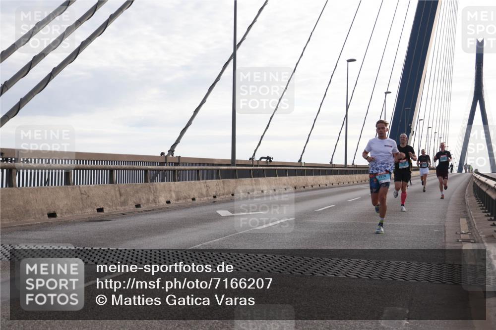 03.10.2024 - Köhlbrandbrückenlauf Matties Gatica Varas http://msf.ph/oto/7166207 03.10.2024 09:19:17 Position 2 1074 meine-sportfotos.de