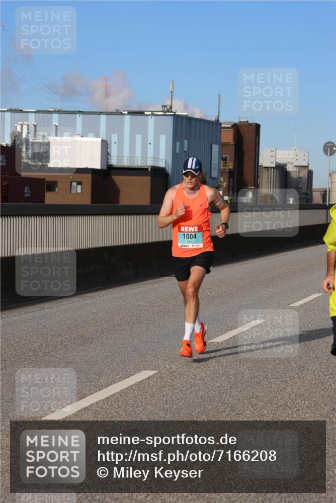 03.10.2024 - Köhlbrandbrückenlauf Miley Keyser http://msf.ph/oto/7166208 03.10.2024 09:40:09 Position 3 1004 meine-sportfotos.de