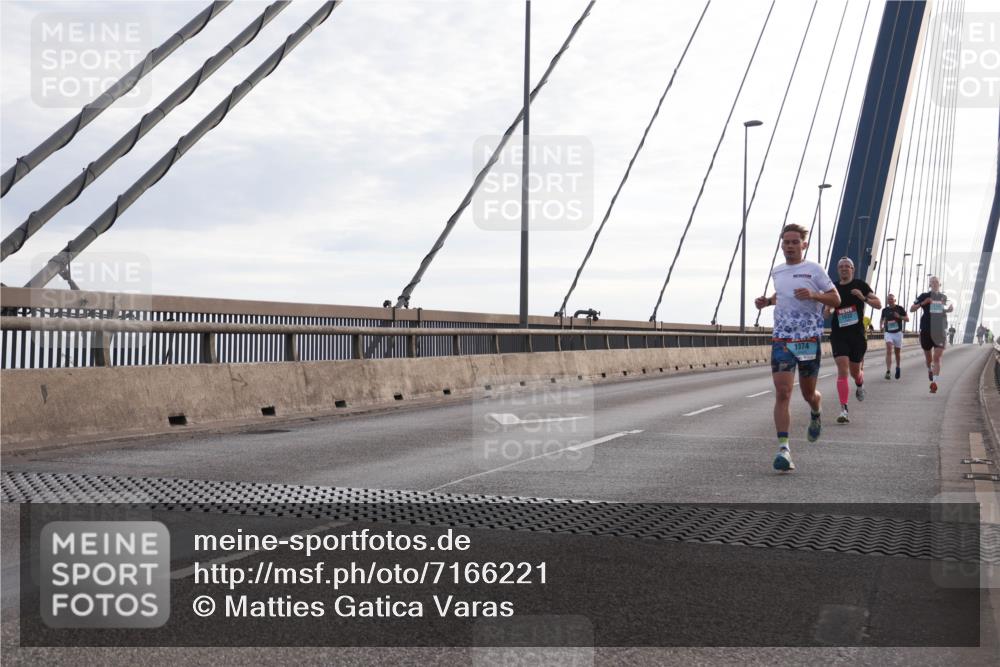 03.10.2024 - Köhlbrandbrückenlauf Matties Gatica Varas http://msf.ph/oto/7166221 03.10.2024 09:19:17 Position 2 1032 meine-sportfotos.de