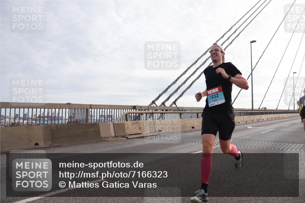 03.10.2024 - Köhlbrandbrückenlauf Matties Gatica Varas http://msf.ph/oto/7166323 03.10.2024 09:19:20 Position 2 1032 meine-sportfotos.de