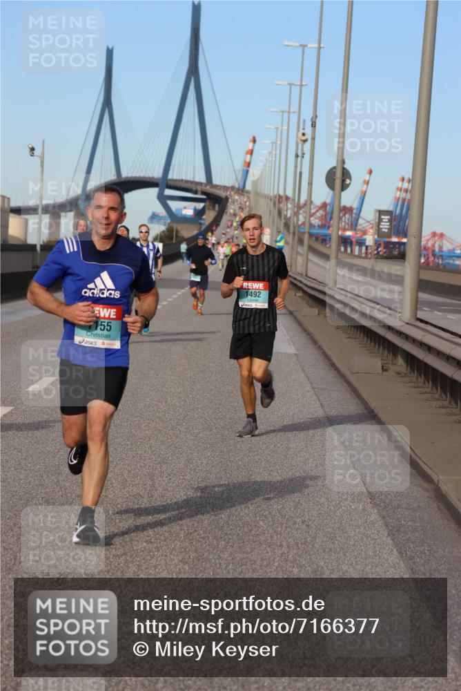 03.10.2024 - Köhlbrandbrückenlauf Miley Keyser http://msf.ph/oto/7166377 03.10.2024 09:40:38 Position 3 155, 1492 meine-sportfotos.de