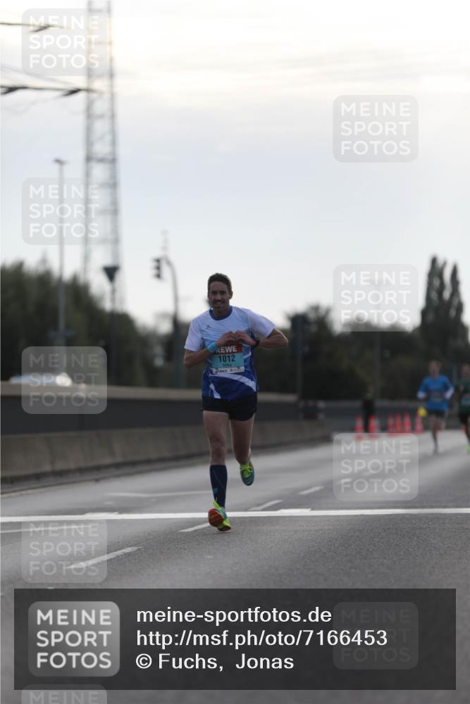 03.10.2024 - Köhlbrandbrückenlauf Fuchs,  Jonas http://msf.ph/oto/7166453 03.10.2024 09:09:42 Position 3 1012 meine-sportfotos.de