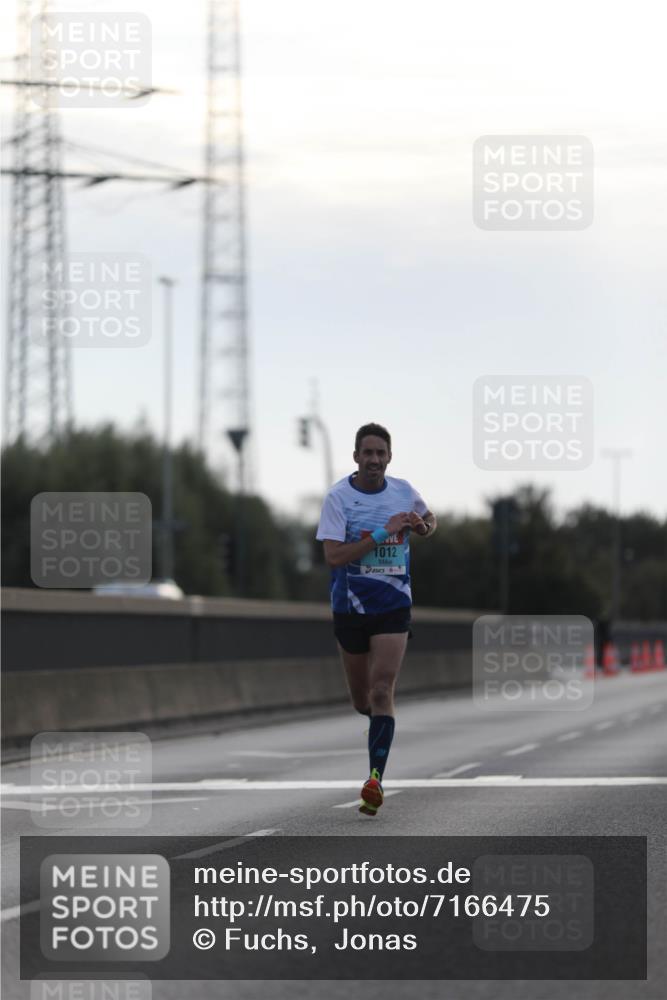 03.10.2024 - Köhlbrandbrückenlauf Fuchs,  Jonas http://msf.ph/oto/7166475 03.10.2024 09:09:42 Position 3 1012 meine-sportfotos.de