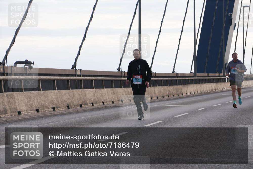 03.10.2024 - Köhlbrandbrückenlauf Matties Gatica Varas http://msf.ph/oto/7166479 03.10.2024 09:19:41 Position 2 1030, 1313 meine-sportfotos.de