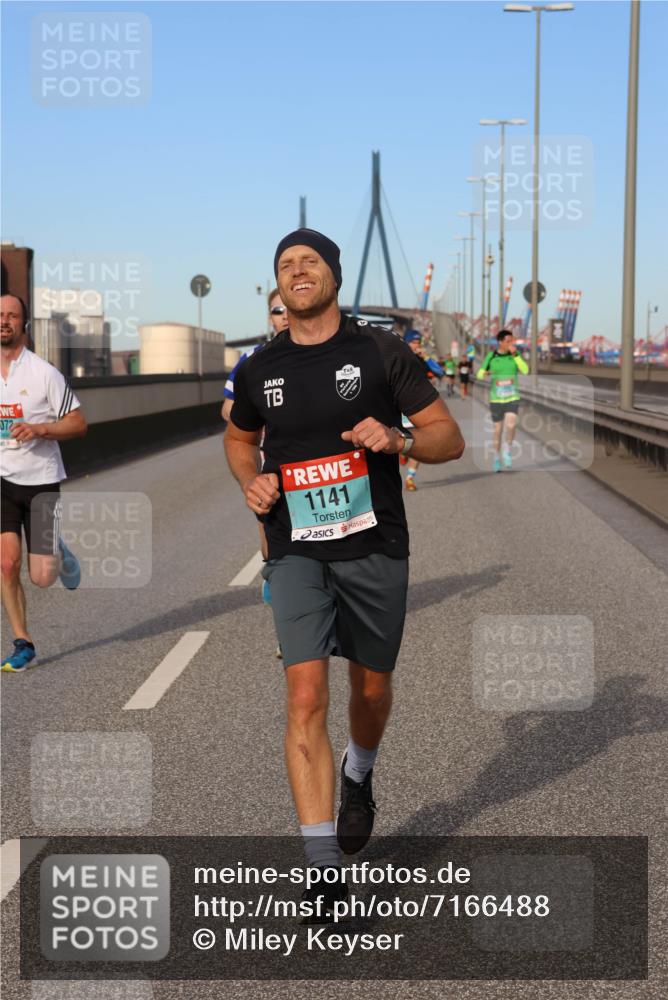 03.10.2024 - Köhlbrandbrückenlauf Miley Keyser http://msf.ph/oto/7166488 03.10.2024 09:40:47 Position 3 072, 1141 meine-sportfotos.de